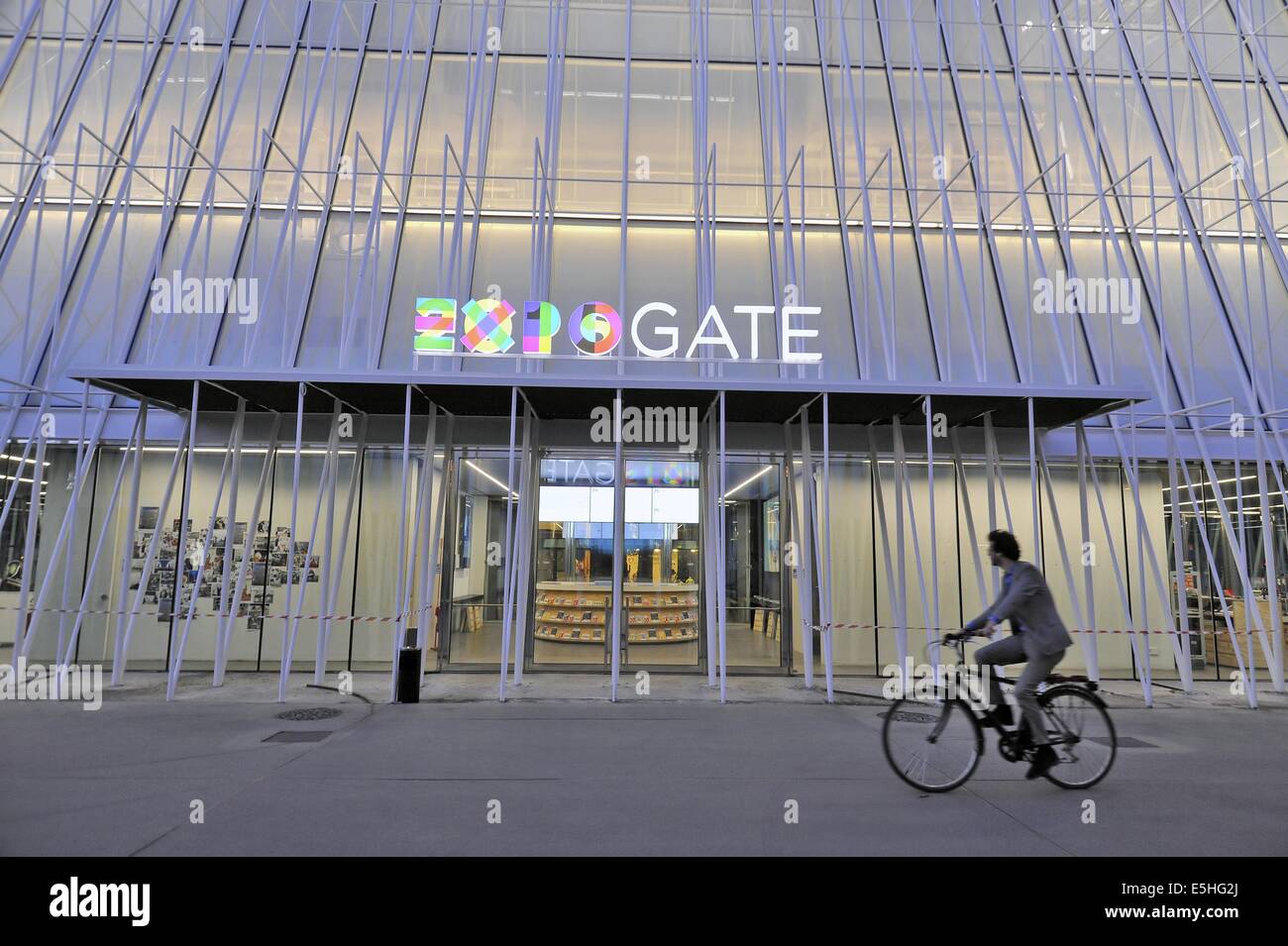 Milan Expo Gate, point info en place du château pour l'Exposition mondiale 2015. Banque D'Images