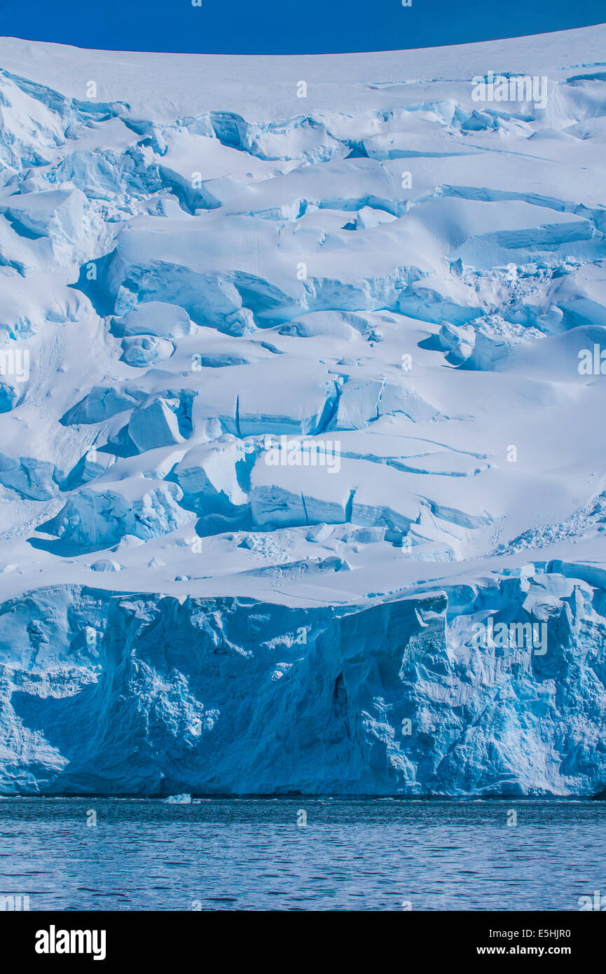 La plate-forme de glace énorme, Mikkelsen, Antarctique Banque D'Images