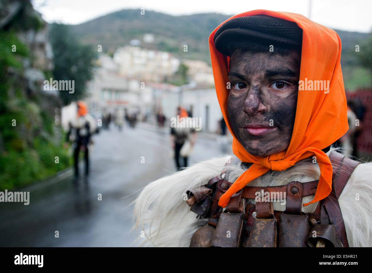 Le carnaval de Oniferi. Dans tous les mois de février les citoyens de