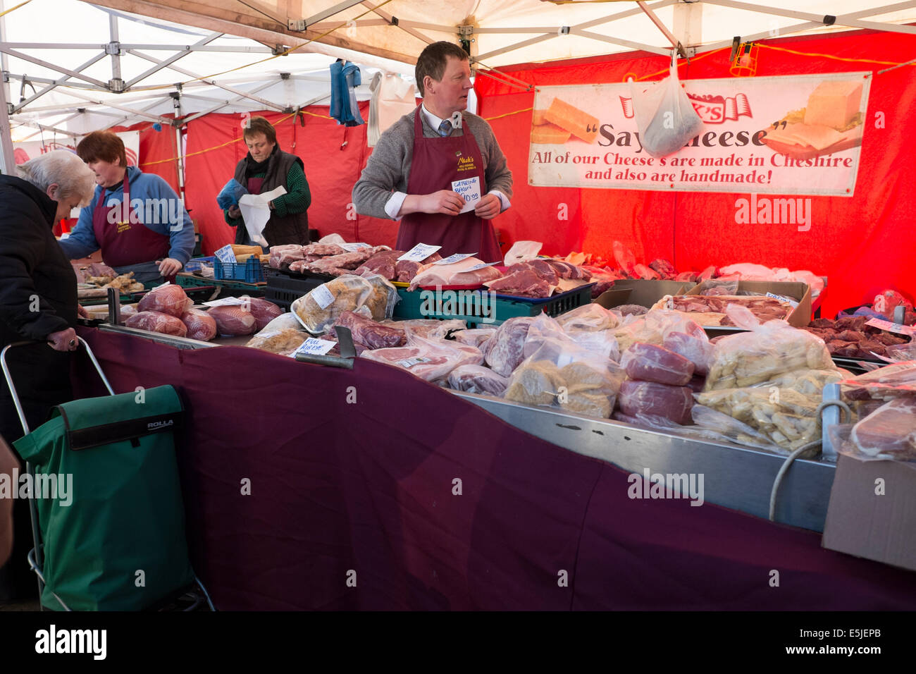 Rencontrez vente boucherie marché boutique blocage traditionnel stand Banque D'Images