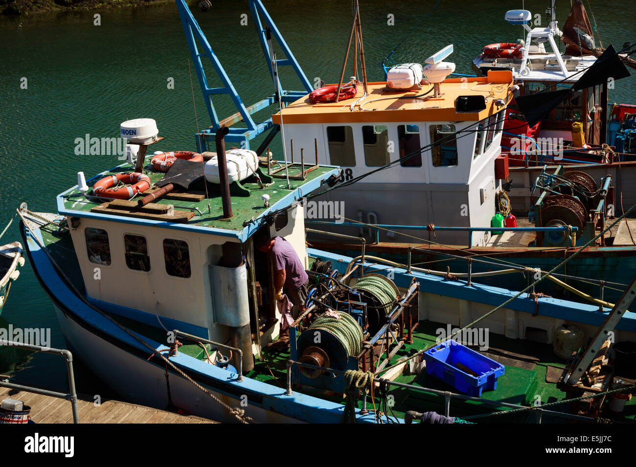 Bateaux de pêche dans le port de Brixham Devon Banque D'Images