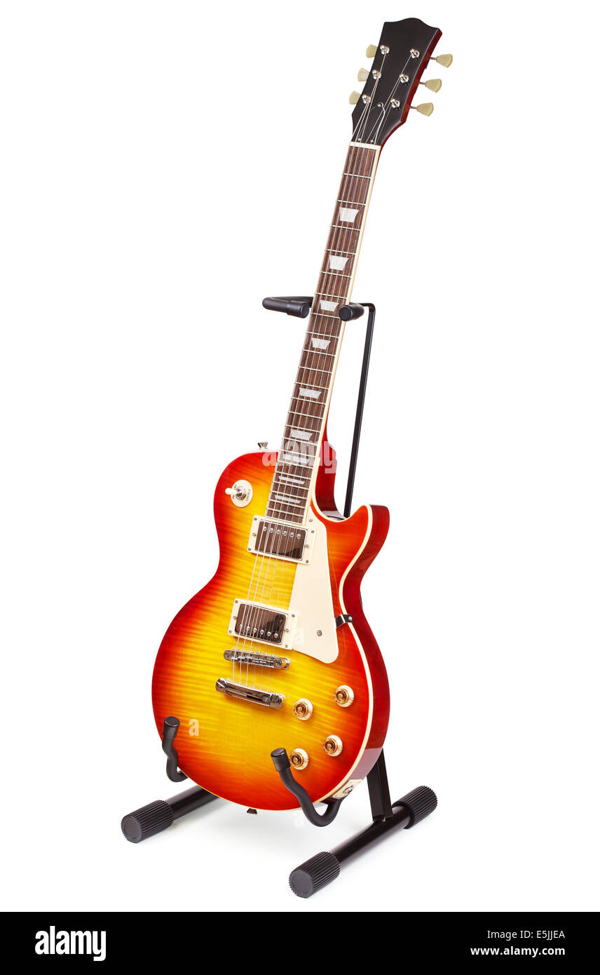Sunburst guitare électrique sur le stand, isolé sur fond blanc Banque D'Images
