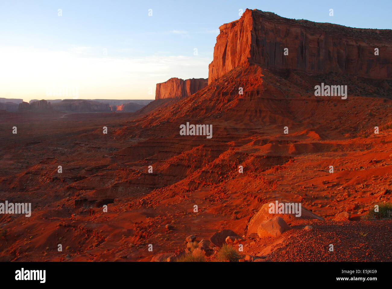 Monument Valley Navajo Tribal Park, Arizona USA. Mitchell Mesa Banque D'Images