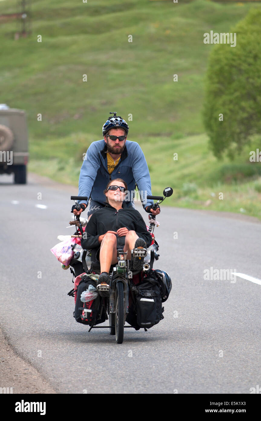 Les voyageurs sur un tandem, l'Arménie Banque D'Images