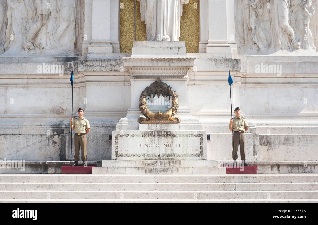 Rome Italie - Tombe du Soldat inconnu, gardé par des sentinelles de l'honneur, monument, Rome, Italie Banque D'Images