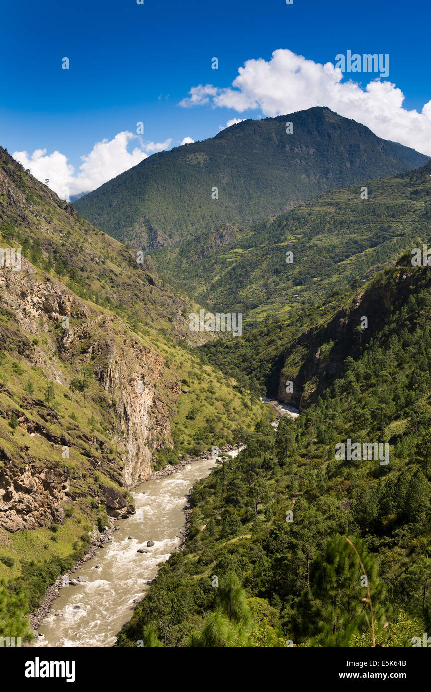 L'est du Bhoutan, Kuri Chhu River en passant par la vallée de Lhuentse Banque D'Images