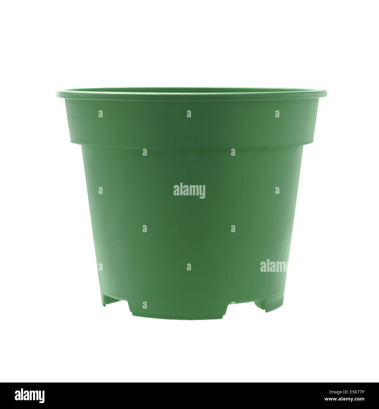 Pot de fleurs en plastique vert sur fond blanc Banque D'Images