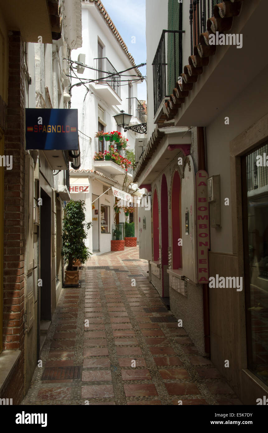 Belle ruelle de la vieille ville de Marbella, Espagne Banque D'Images