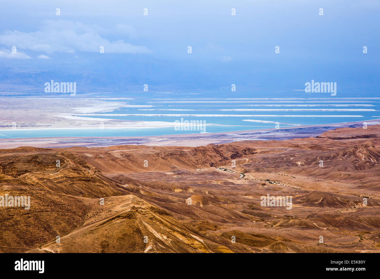 Mer Morte, Israël vue depuis le désert de Judée Banque D'Images