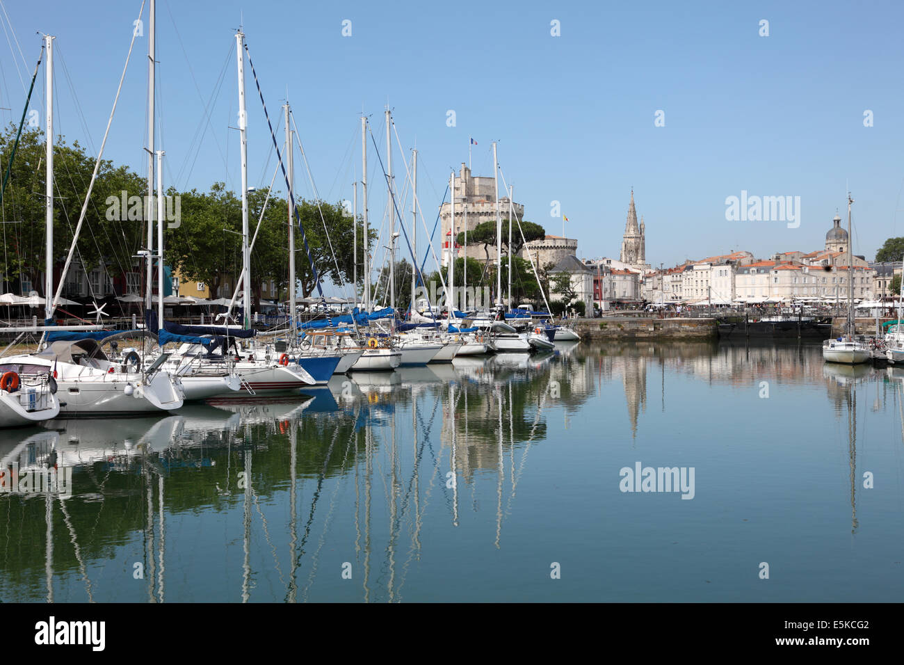 Bateaux dans le port de plaisance de La Rochelle, Charente Maritime, France Banque D'Images