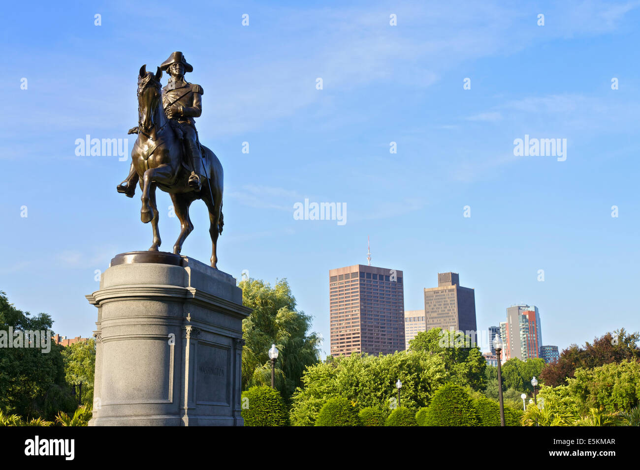 George Washington riding a horse Statue in Boston Commons Jardin Public dans le centre de Boston, Massachusetts, USA. Banque D'Images