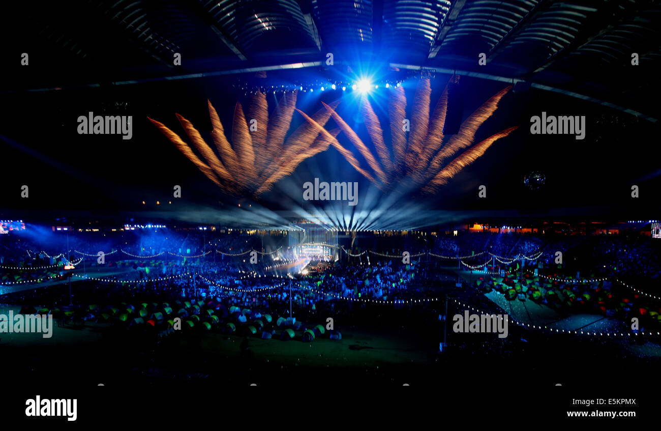 Glasgow. 3e août, 2014. Photo prise le 3 août 2014 montre la cérémonie de clôture des Jeux du Commonwealth à Glasgow 2014 Hampden Park, à Glasgow, en Écosse. Credit : Han Yan/Xinhua/Alamy Live News Banque D'Images