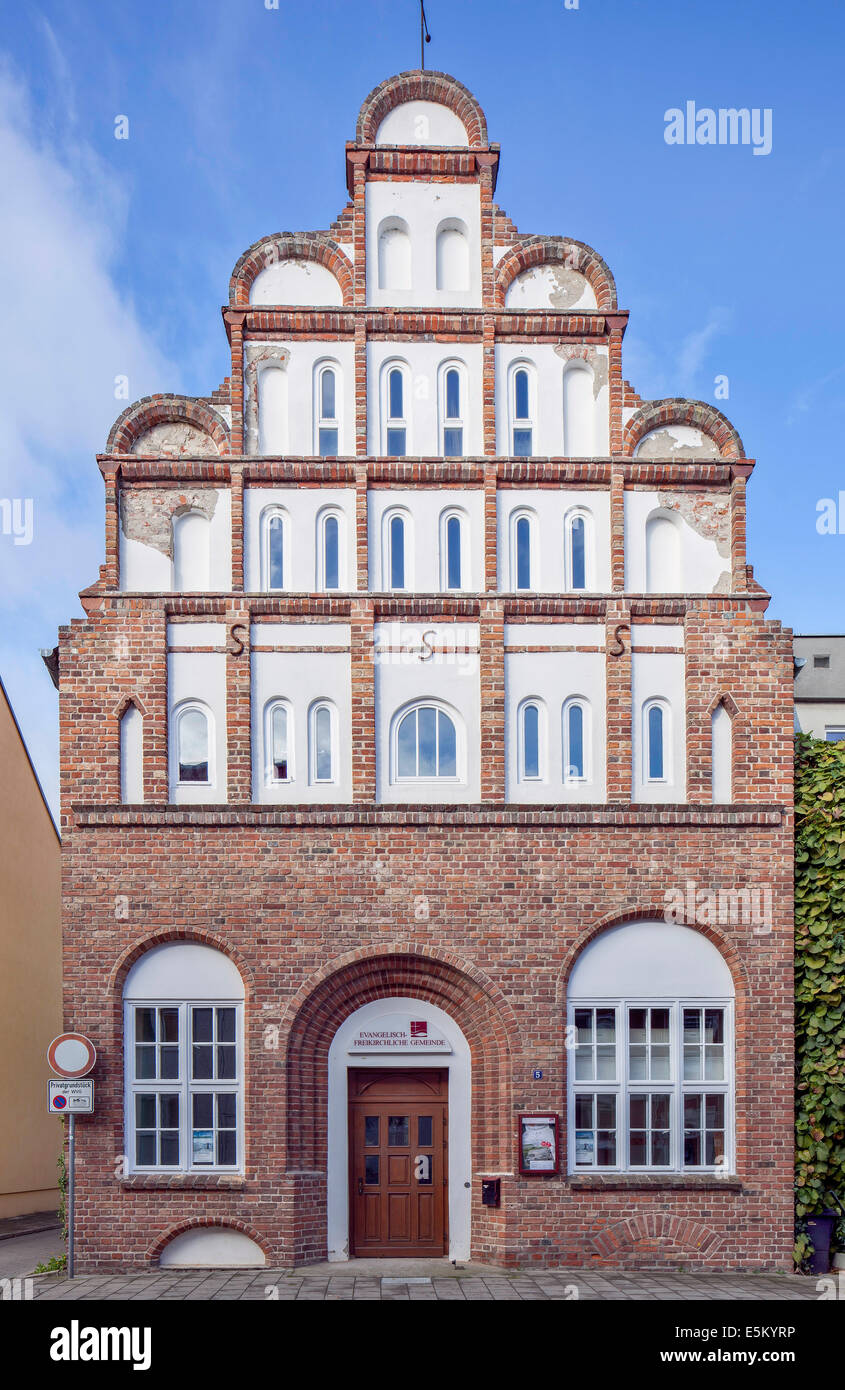 Maison à pignon de l'Allemagne du Nord, maison communautaire de la congrégation de l'Église évangélique libre, ville hanséatique de Greifswald Banque D'Images