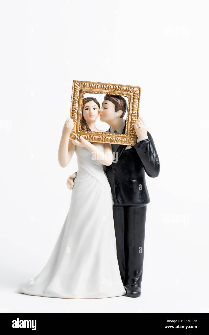 Wedding Cake topper couple isolated on white Banque D'Images