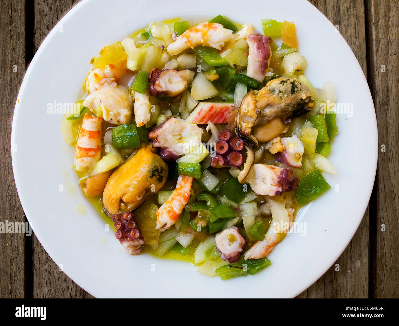 Salpicon de fruits de mer / Crustacés salade. Tapa typiquement espagnol. Banque D'Images