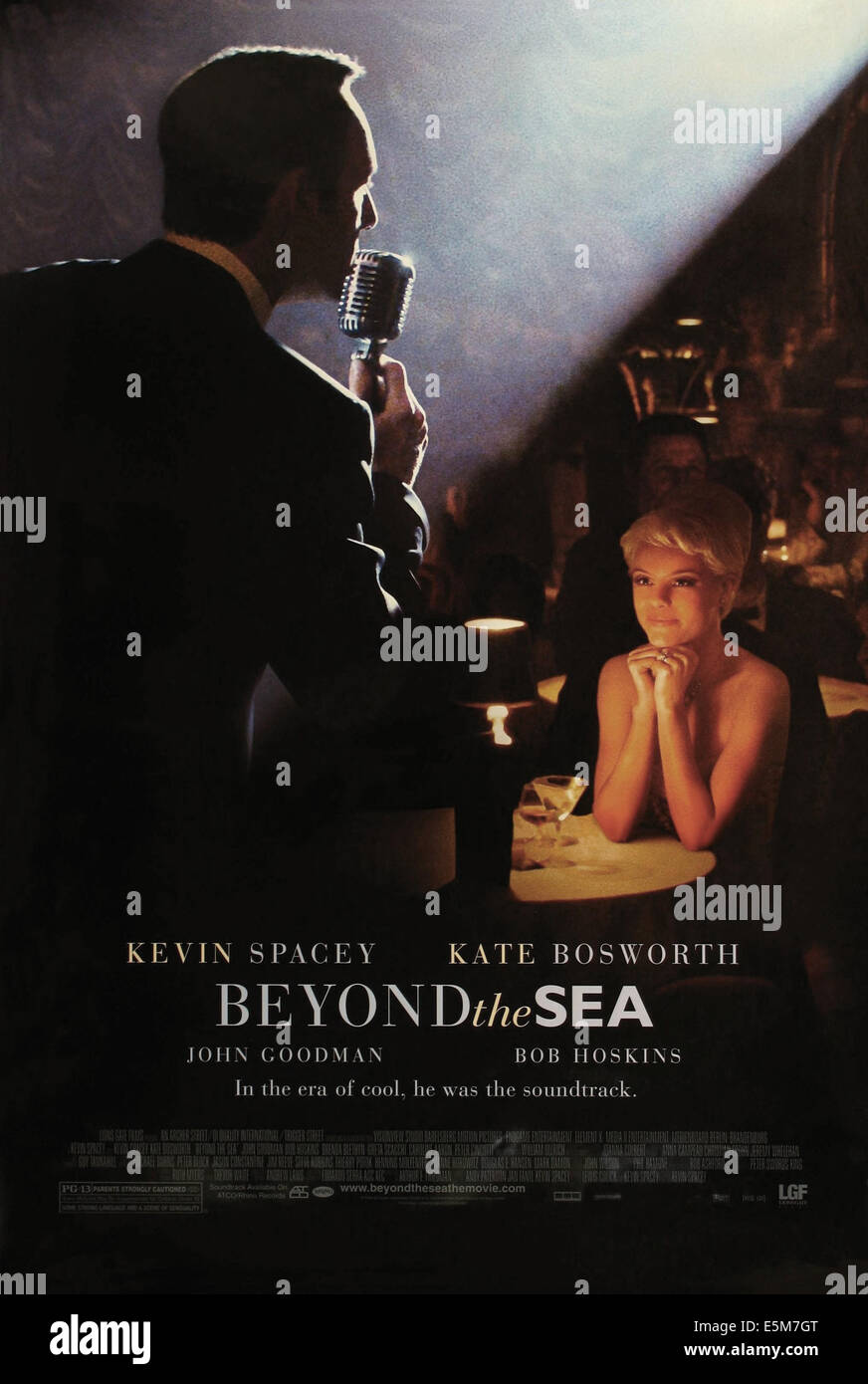 Au-delà de la mer, de nous poster art, de gauche à droite : Kevin Spacey comme Bobby Darin, Kate Bosworth que Sandra Dee, 2004. ©Lionsgate/avec la permission Banque D'Images
