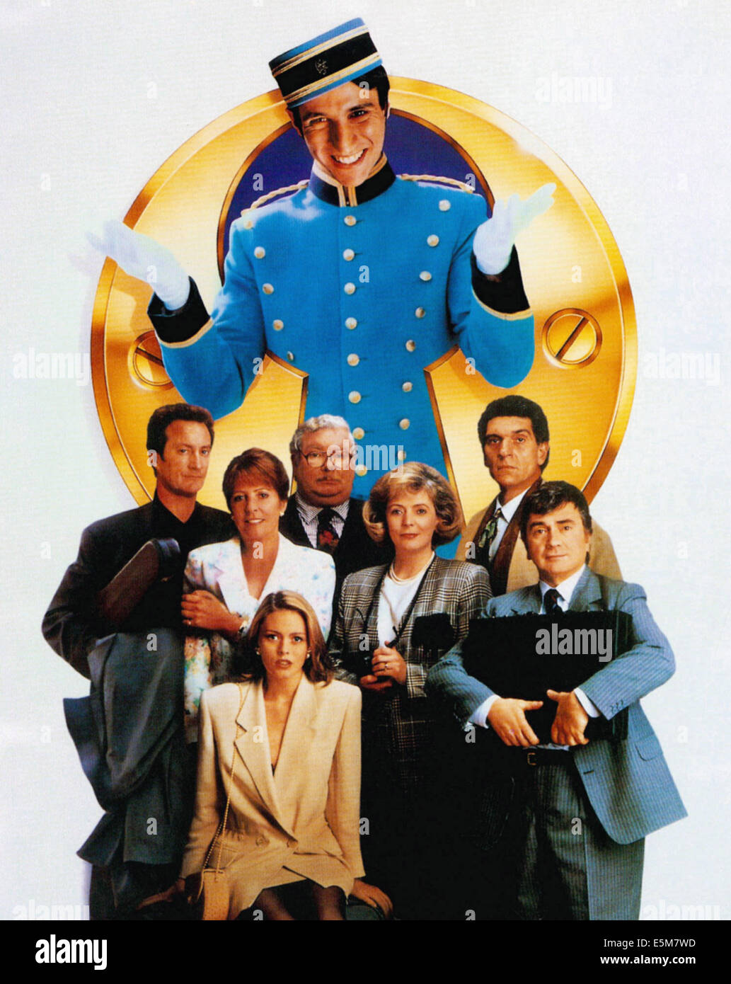 Le blâme sur le chasseur, Bronson Pinchot (arrière), rangée arrière de gauche à droite : Bryan Brown, Richard Griffiths, Andreas Katsulas, avant Banque D'Images