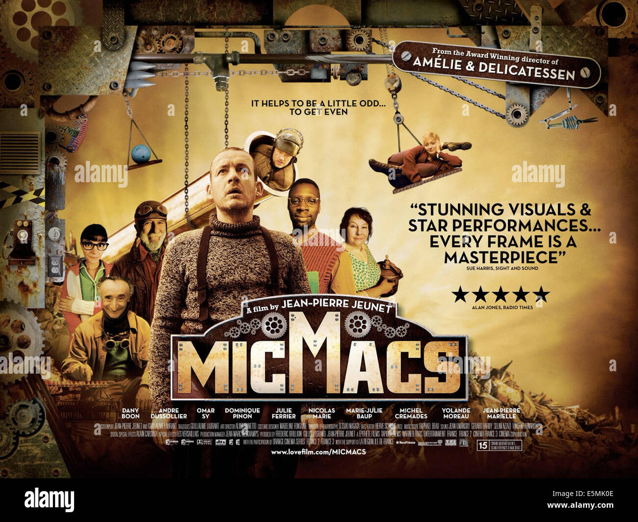 MICMACS, (aka MICMACS A TIRE-LARIGOT), en l'affiche, à partir de la gauche : Marie-Julie Baup, Michel Cremades, Jean-Pierre Marielle, Banque D'Images