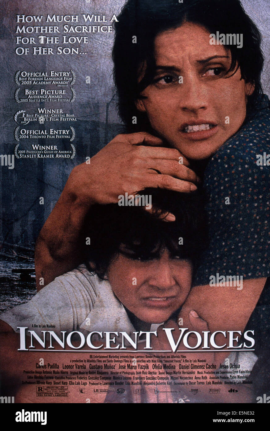 Voix innocente, (aka VOCES INNOCENTES), à partir de la gauche : Carlos Padilla, Leonor Varela, 2004. ©Slowhand Cinema/avec la permission de la Libération Banque D'Images