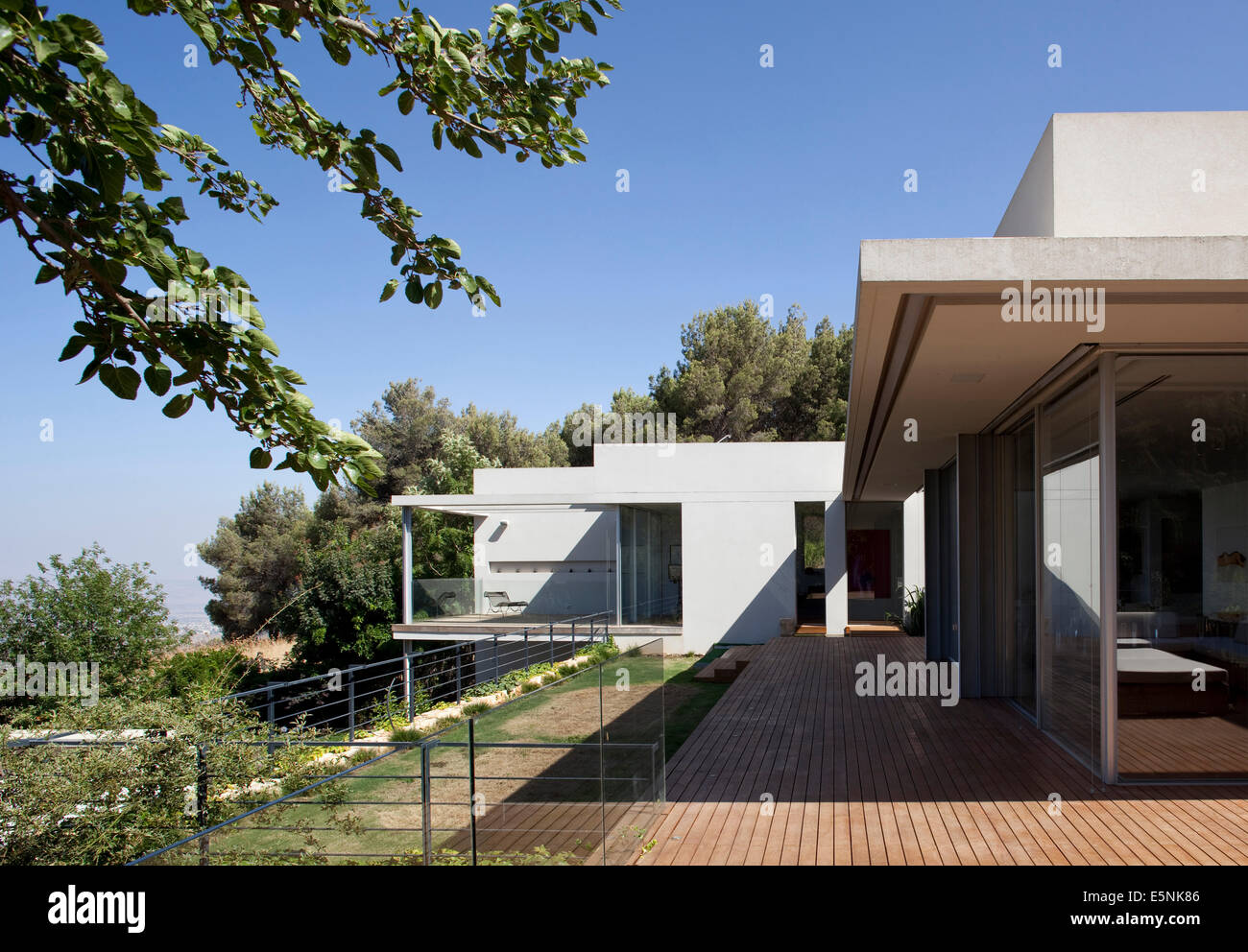 Balcon terrasse en bois de l Chambre, Israël, Moyen Orient. Banque D'Images