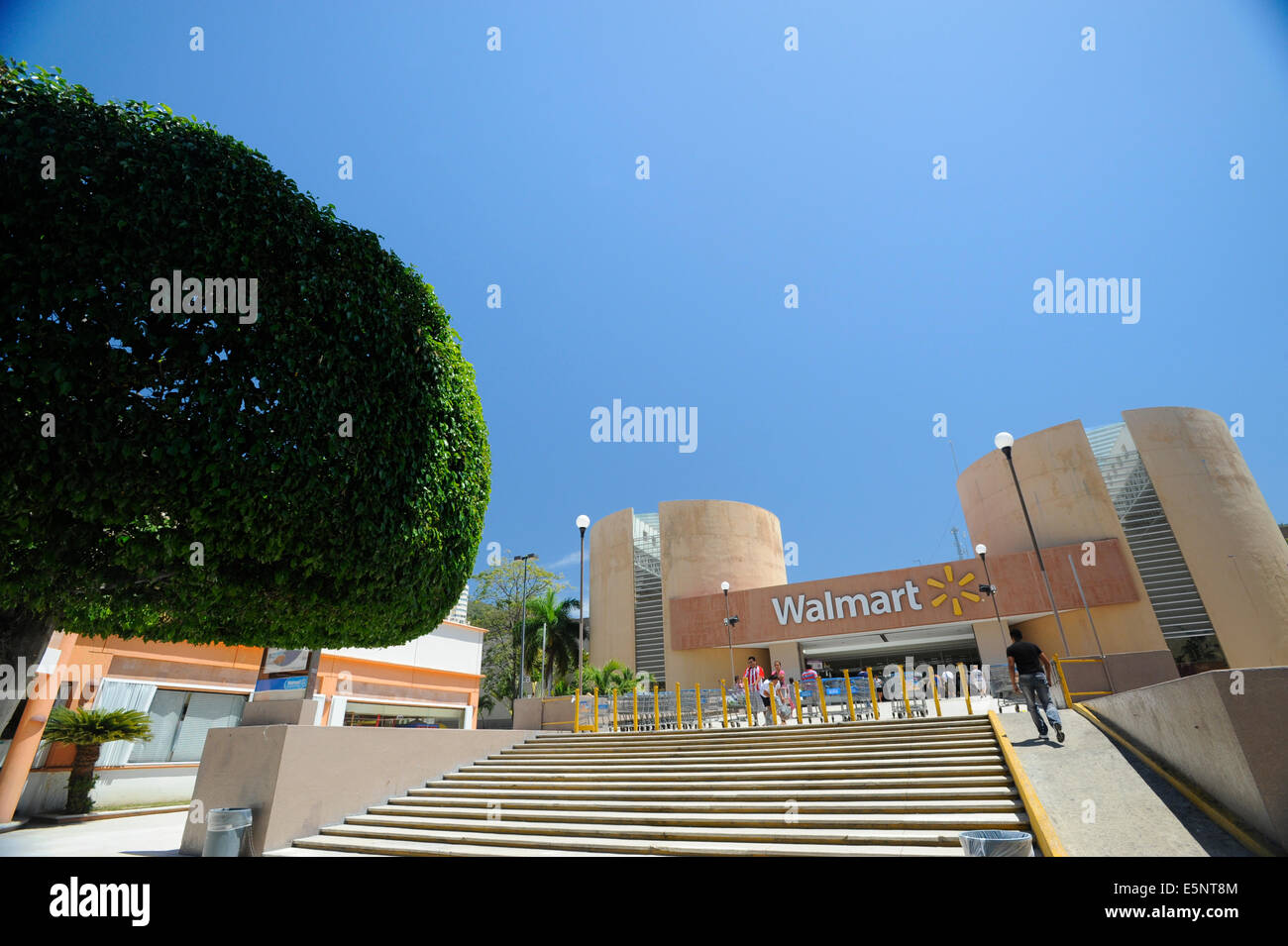 Au magasin Walmart Shoppers à Acapulco, Mexique Banque D'Images