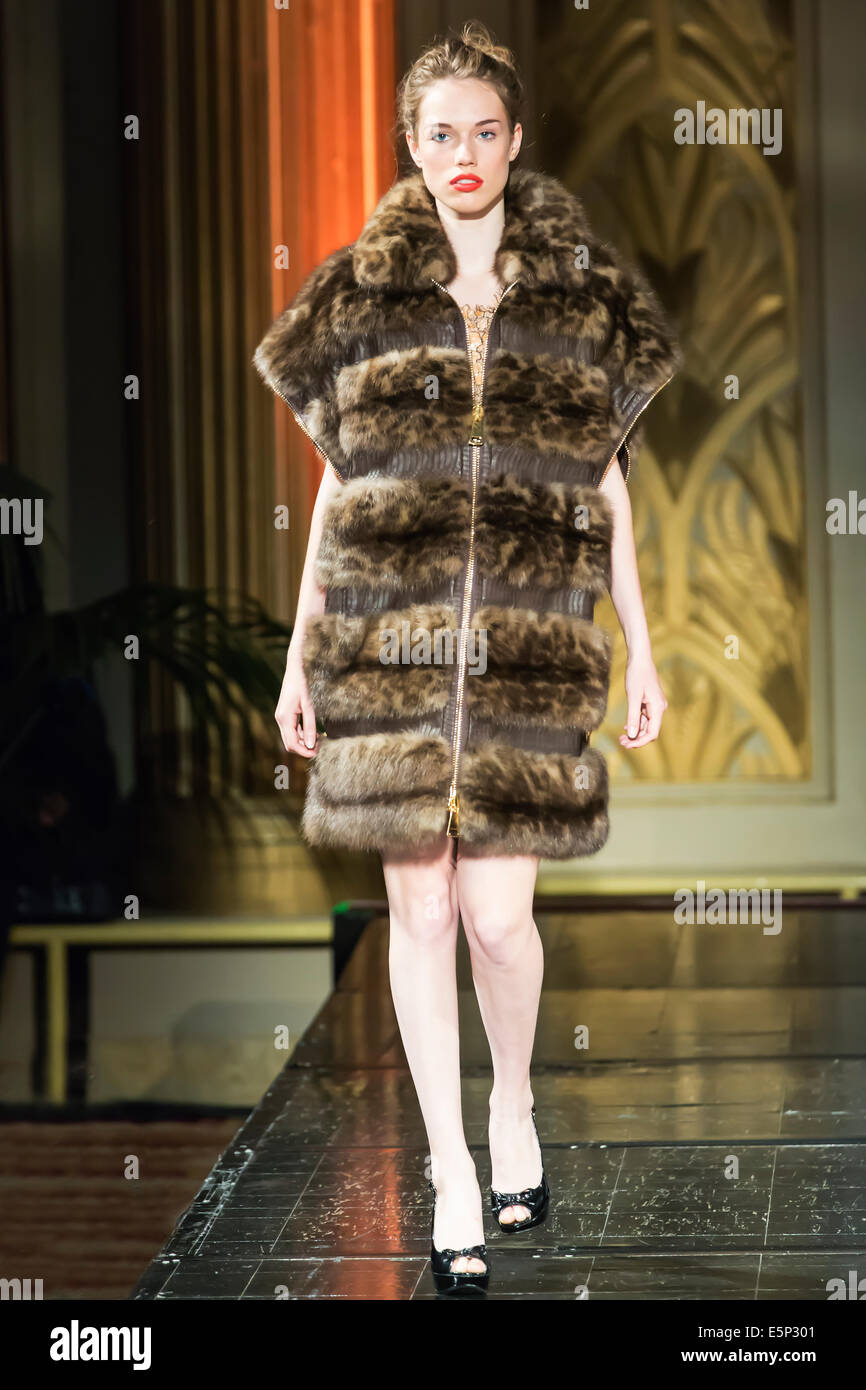 Première édition de ModeMC, La Mode de Monte-Carlo,fashion show de Monaco- Montecarlo,collection 2014/2015, styliste Carlo Ramello Banque D'Images