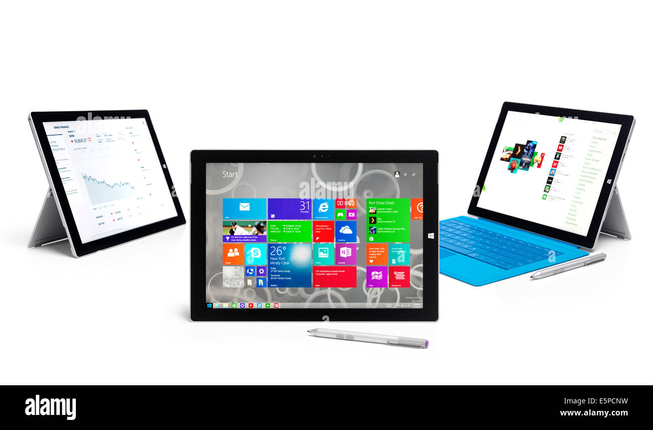 Microsoft Surface Pro 3 ordinateurs tablettes. Trois comprimés encore la vie. Isolé sur fond blanc. Banque D'Images