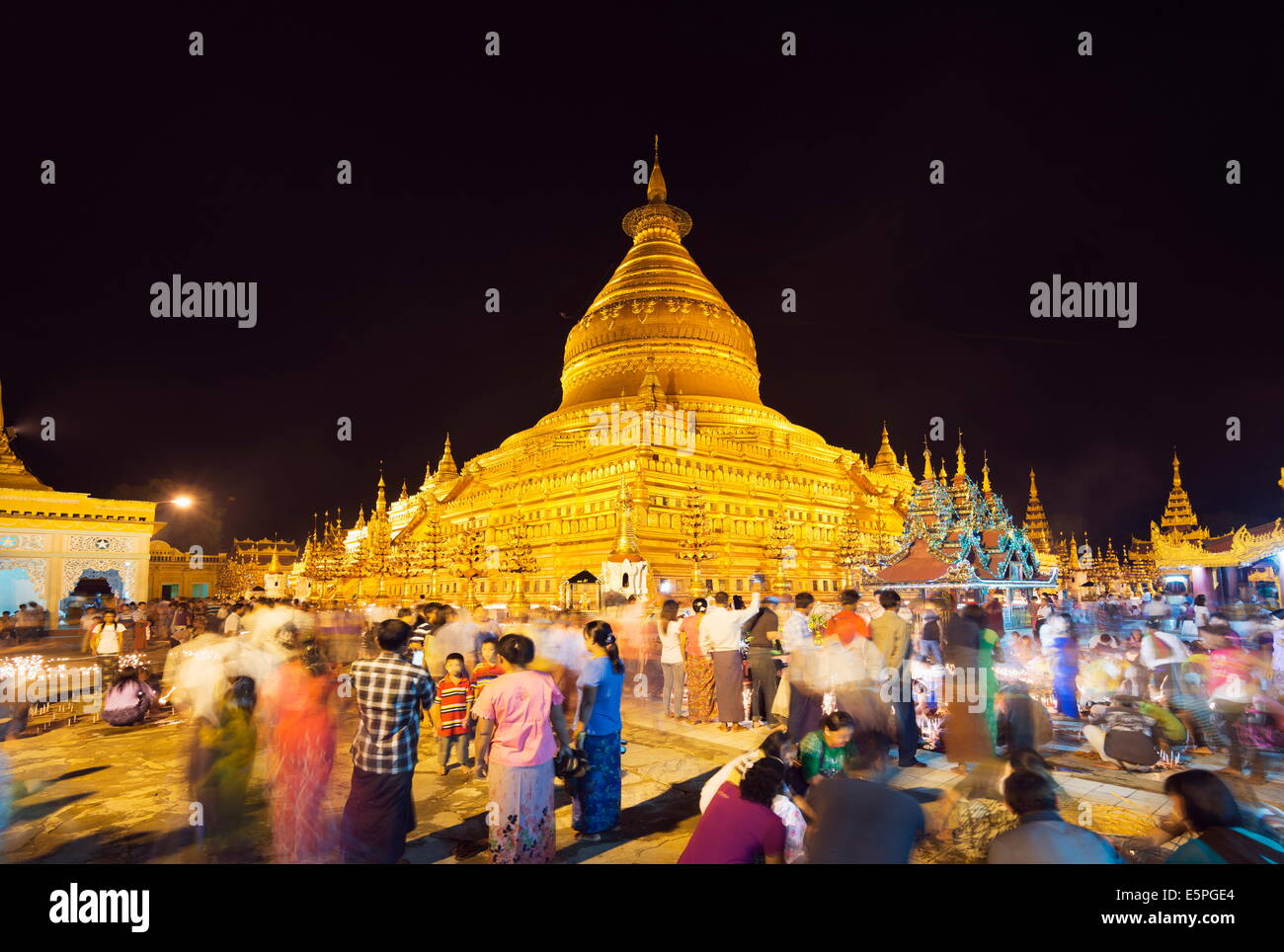Fête de la lumière, Shwezigon Paya, Bagan (Pagan), le Myanmar (Birmanie), l'Asie Banque D'Images