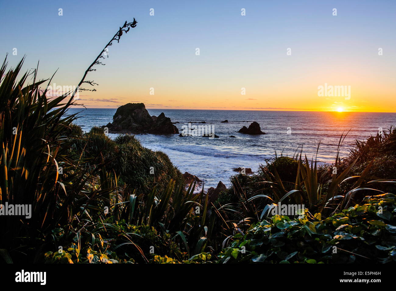 Coucher du soleil à Cape Foulwind près de Westport, sur la côte ouest, île du Sud, Nouvelle-Zélande, Pacifique Banque D'Images