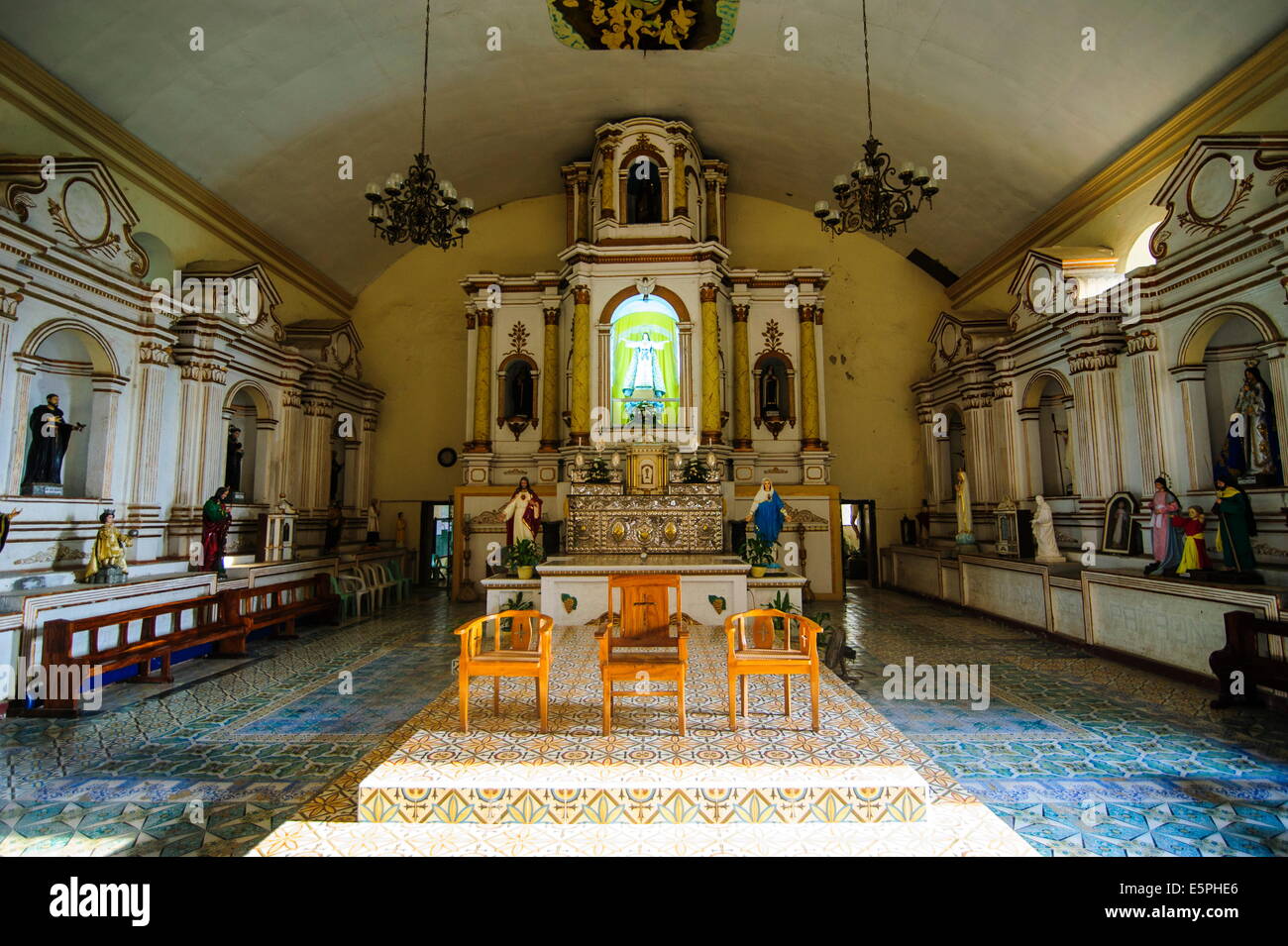 Intérieur de l'église de Santa Maria, Site de l'UNESCO, Ilocos Norte, dans le nord de Luzon, Philippines, Asie du Sud, Asie Banque D'Images