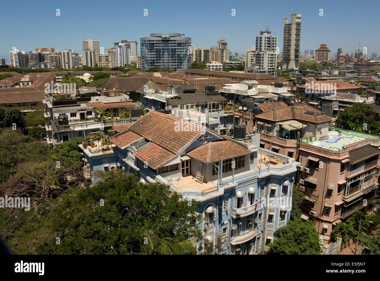 Roof-tops et des tours de Colaba, Mumbai, Inde, Asie Banque D'Images