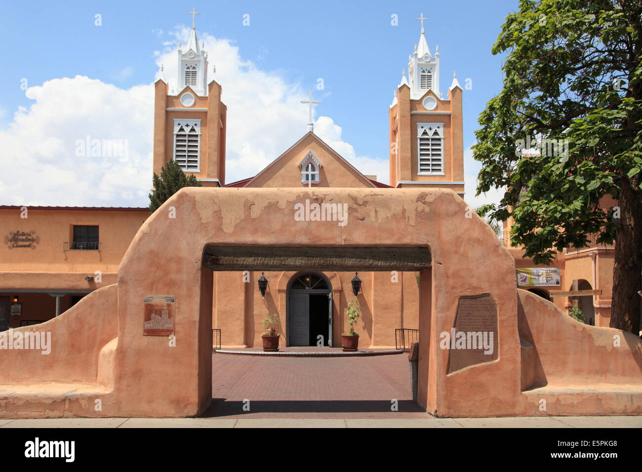 L'église San Felipe de Neri, Vieille Ville, Albuquerque, Nouveau Mexique, États-Unis d'Amérique, Amérique du Nord Banque D'Images