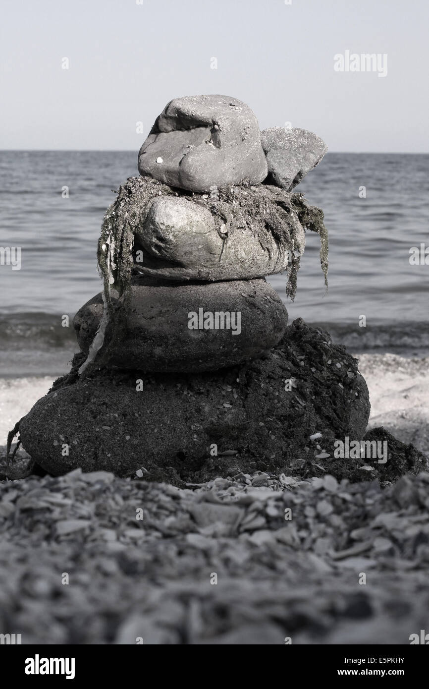 Tas de pierres sur la plage Banque D'Images