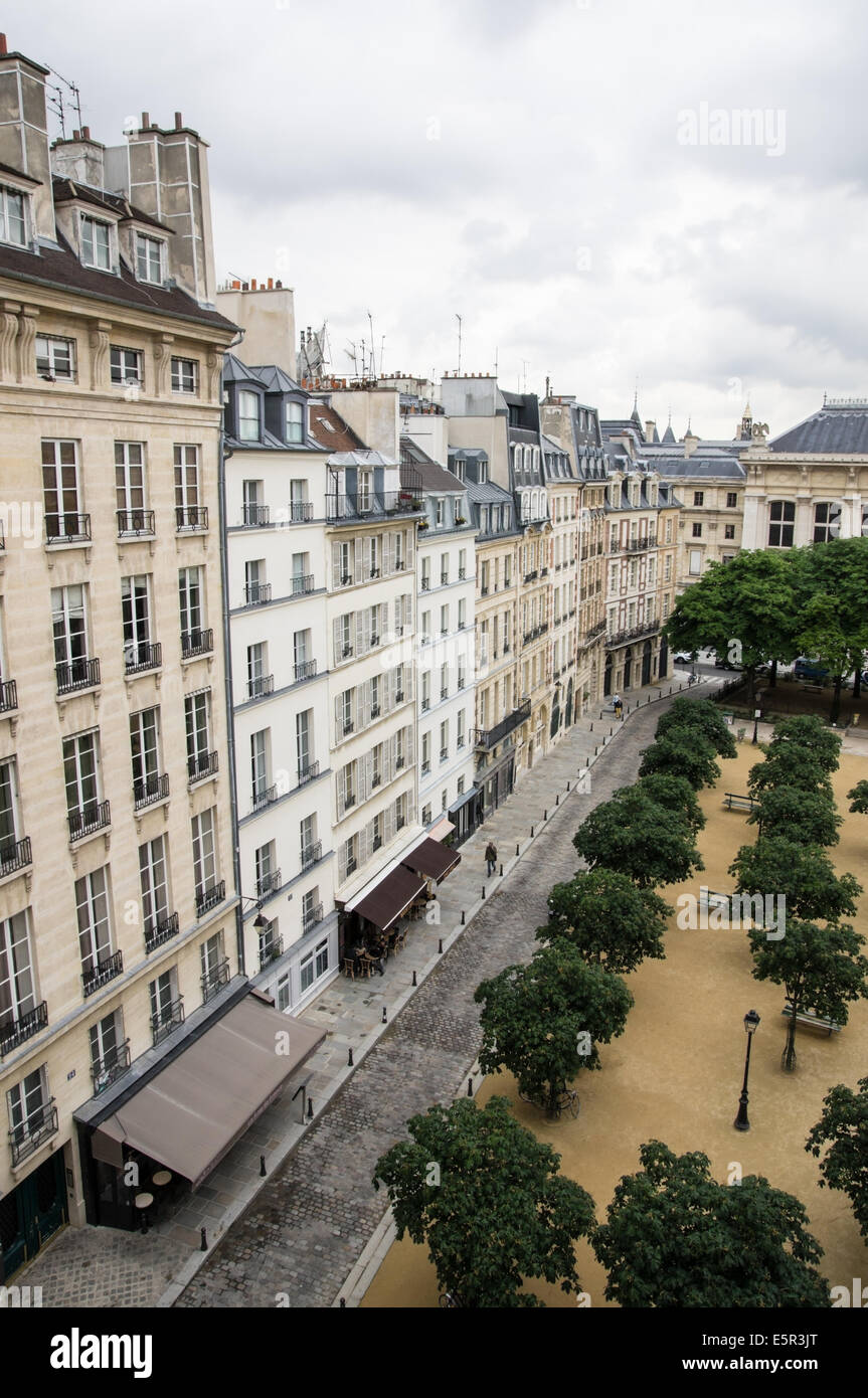 La Place Dauphine à Paris, France Banque D'Images