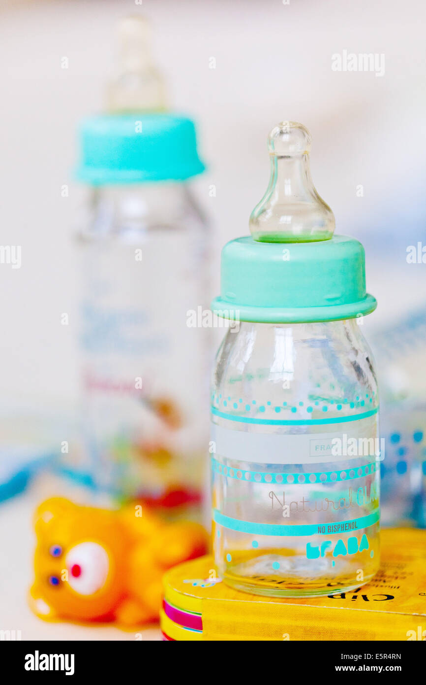 Le bisphénol A de bouteille de bébé. Banque D'Images