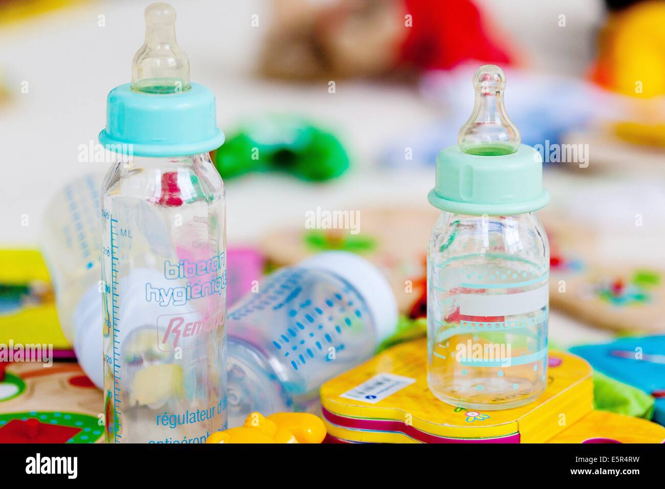 Le bisphénol A de bouteille de bébé. Banque D'Images