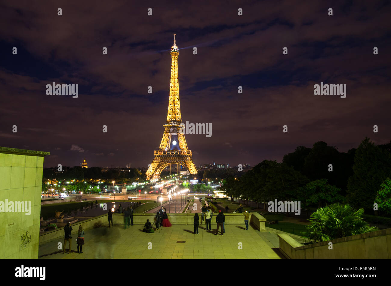Vue de nuit de la Tour Eiffel, du Trocadéro, Paris, France Banque D'Images