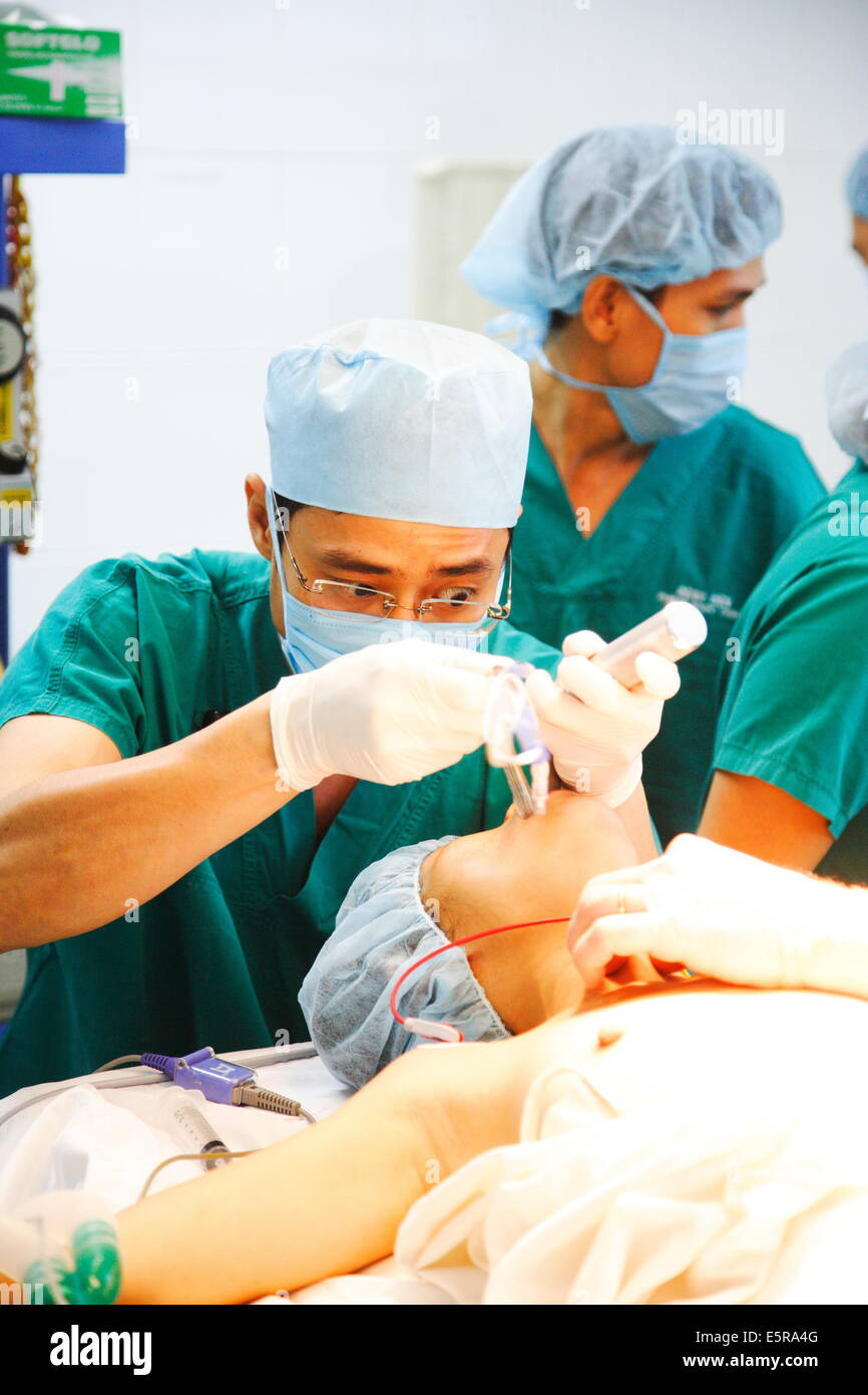 L'Association des Vietnamiens de la pneumologie française vise à développer les échanges entre les Français et vietnamien, structures médicales Banque D'Images