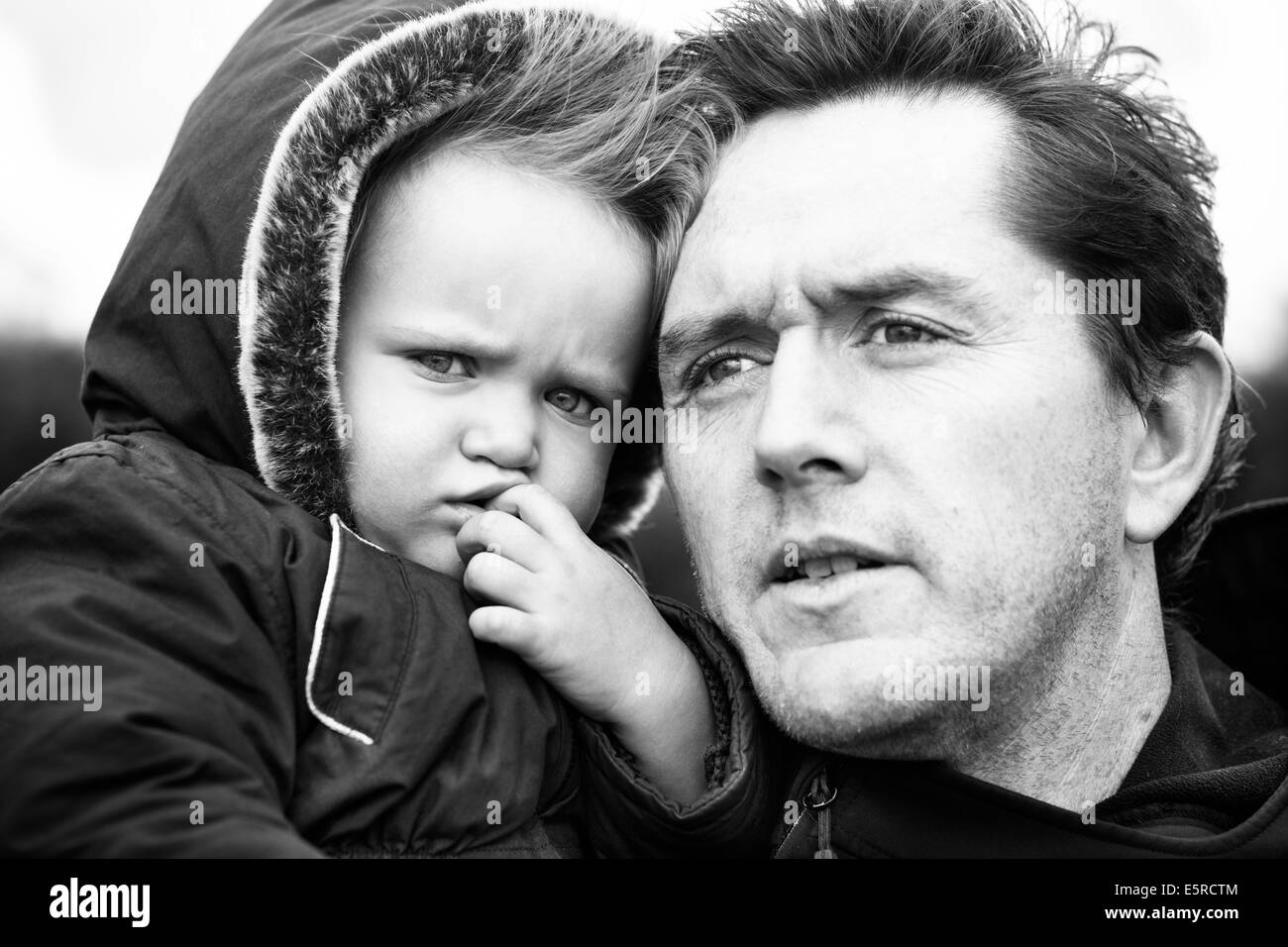 Père et sa fille de 18 mois. Banque D'Images