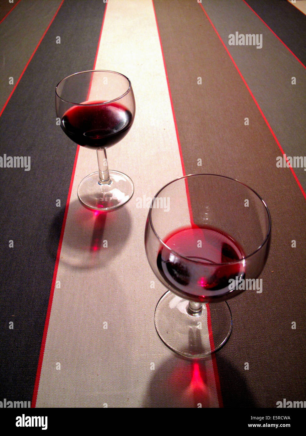 Verres de vin rouge. Banque D'Images