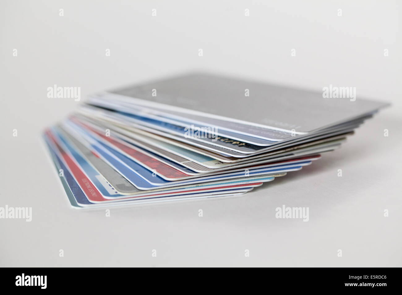 Une pile de cartes de crédit Banque D'Images