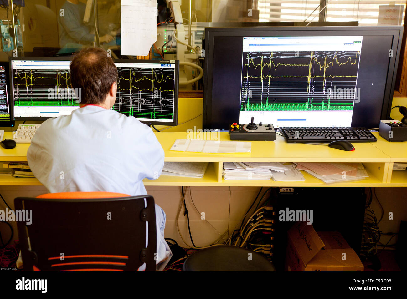 Le système de navigation magnétique Stereotaxis Niobe® est un système de navigation et de traitement utilisé pour traiter les troubles du rythme cardiaque et Banque D'Images