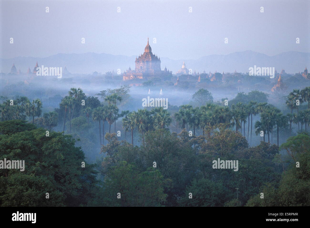 Temple Thatbyinnyu, Pagan, Birmanie Banque D'Images