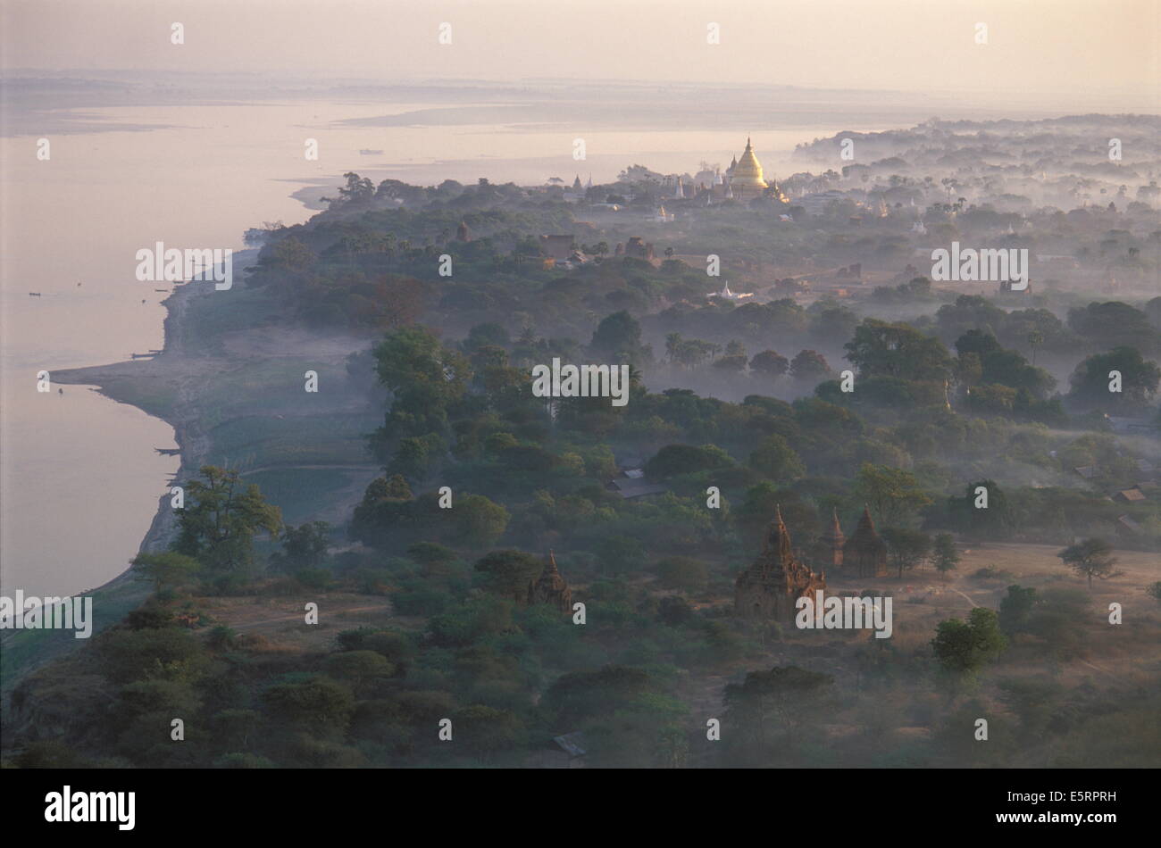 Shwezigon, Pagan, Birmanie Banque D'Images