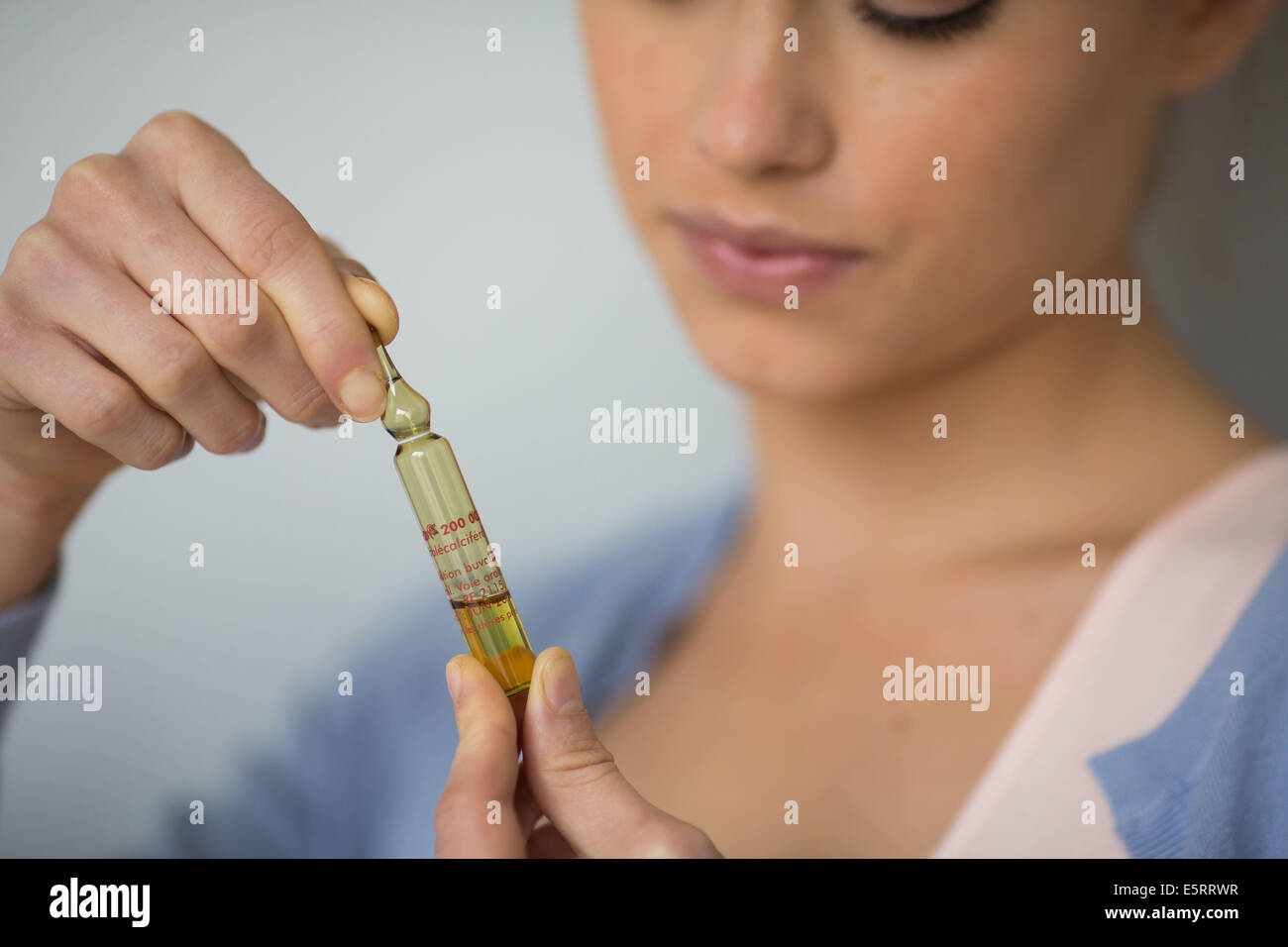 Ampoule vitamine d Banque de photographies et d’images à haute