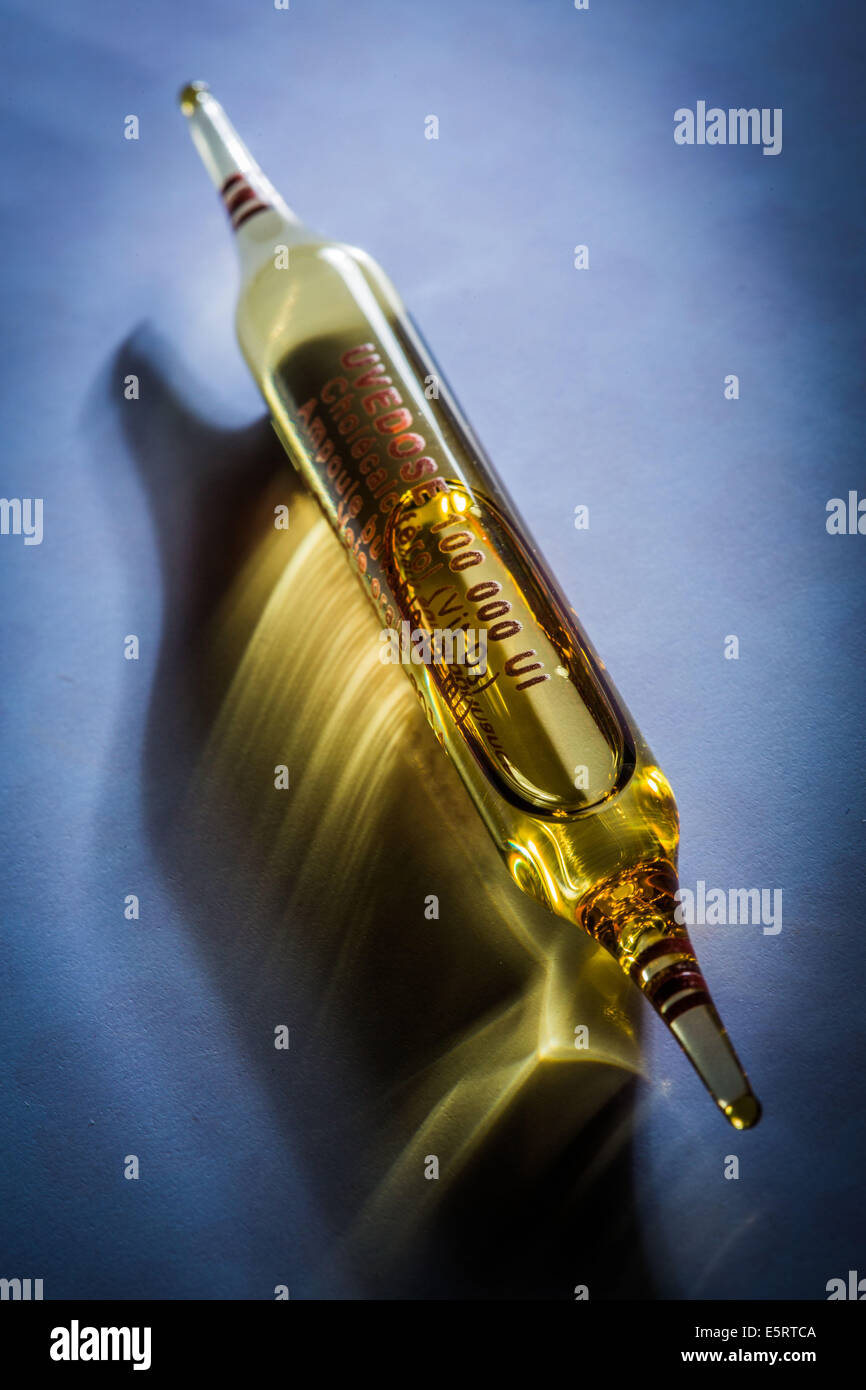 Ampoule vitamine d Banque de photographies et d’images à haute résolution Alamy