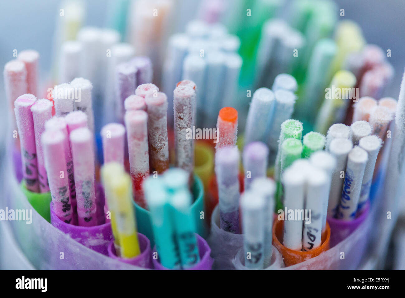 La cryopréservation de sperme congelé de pailles et d'embryons dans l'azote liquide, procréation médicalement assistée, de laboratoire (CECOS), Banque D'Images