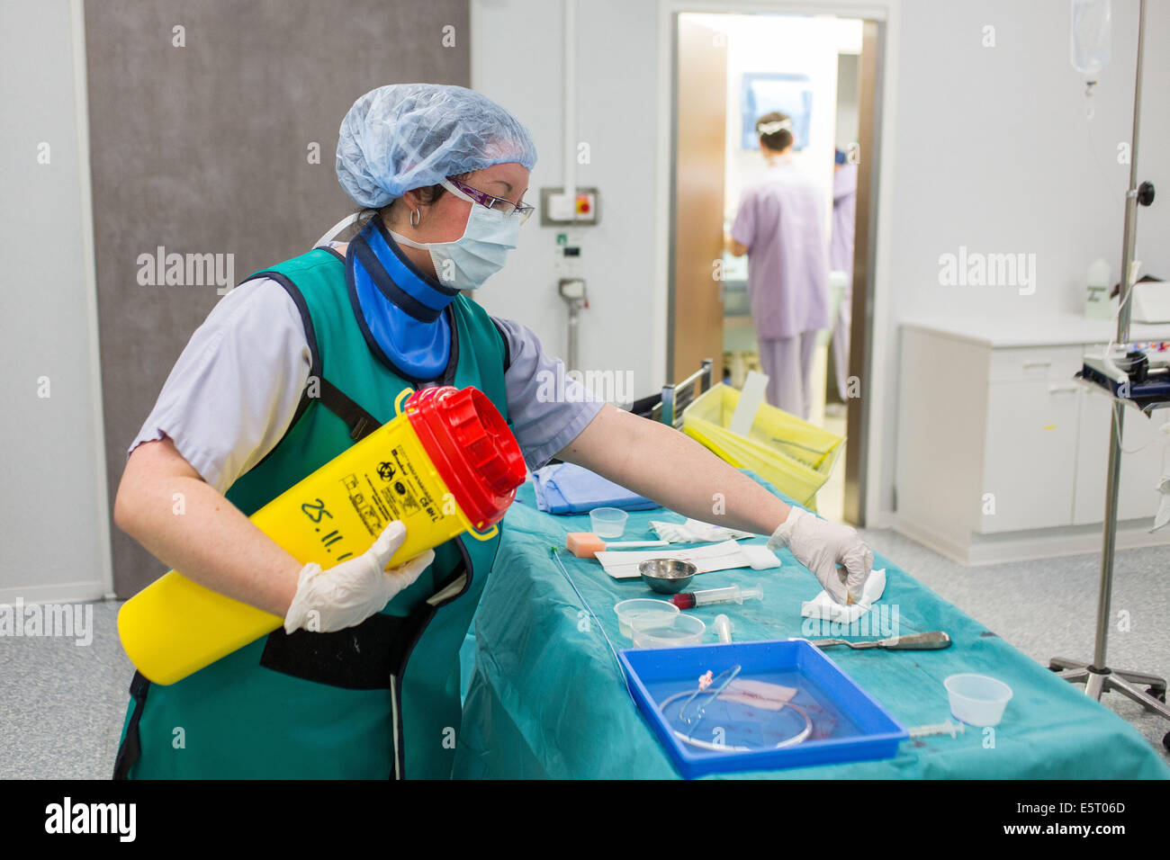 Le traitement de la sténose artérielle rénale par angioplastie, l'hôpital d'Angoulême, France . Banque D'Images