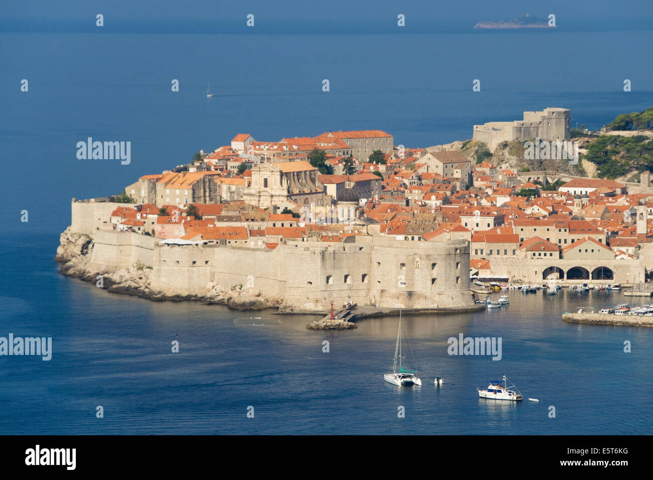 Vue sur la vieille ville de Dubrovnik, en Croatie. Banque D'Images
