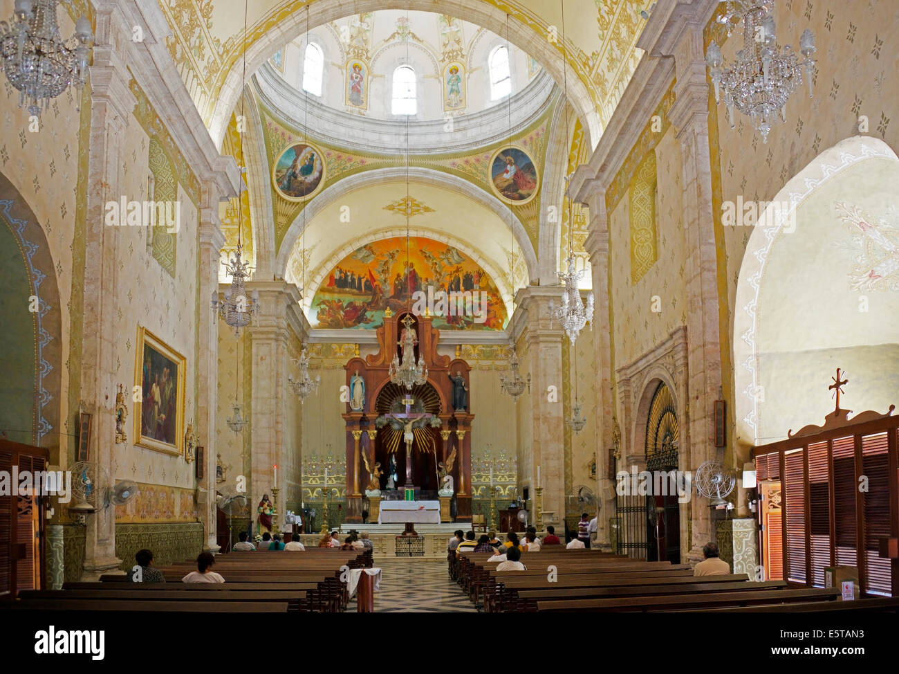 L'intérieur de l'église Jésus Merida Yucatan Mexique Banque D'Images